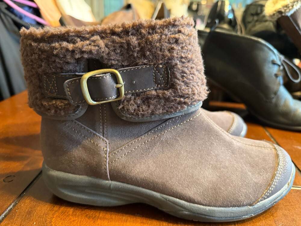 Easy Spirit eXplorer 24 Women's Ankle Bootie